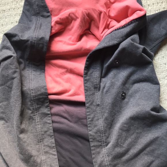 Lululemon Grey Awareness Wrap Hooded Jacket Size 4 - Picture 9 of 10